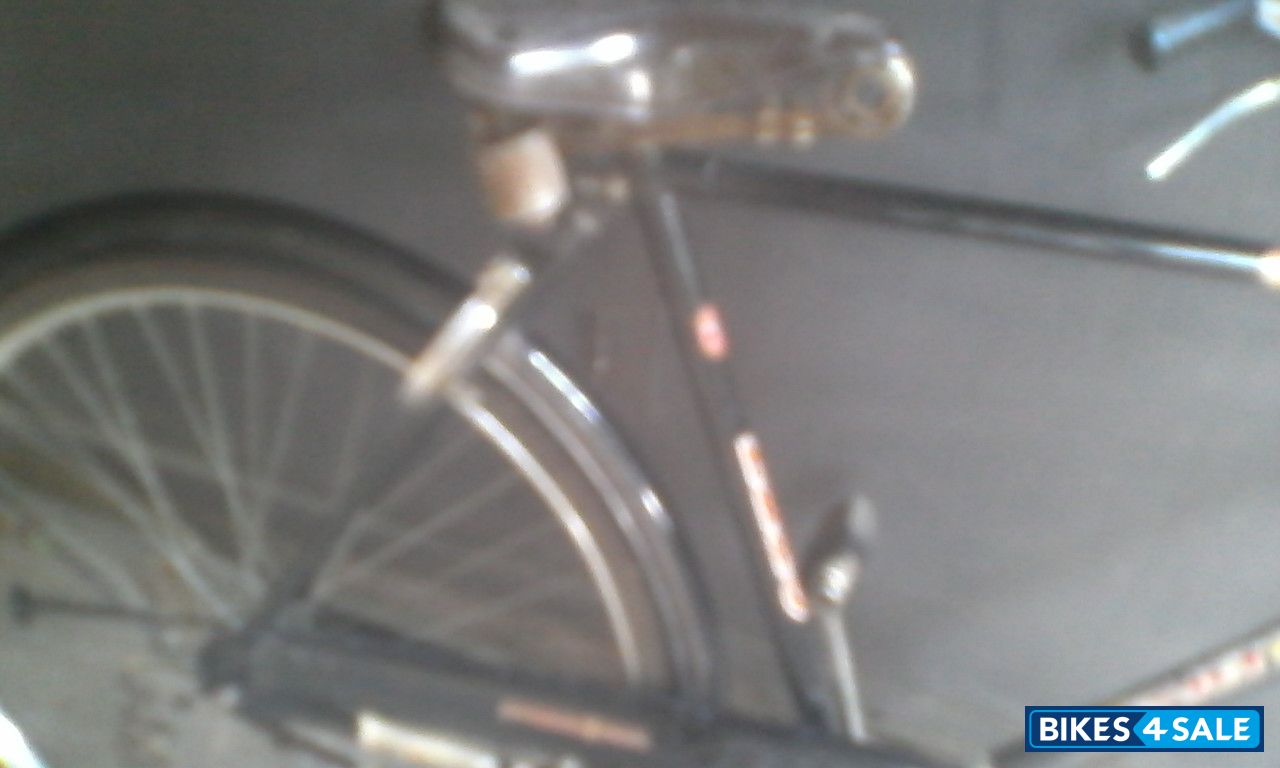 Hero Cycles jet gold Hero Cycles jet gold