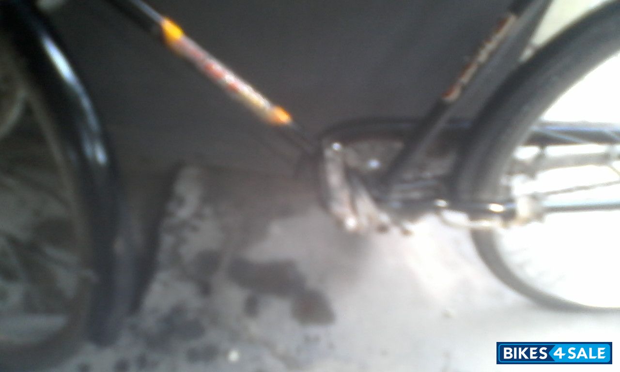 Hero Cycles jet gold Hero Cycles jet gold