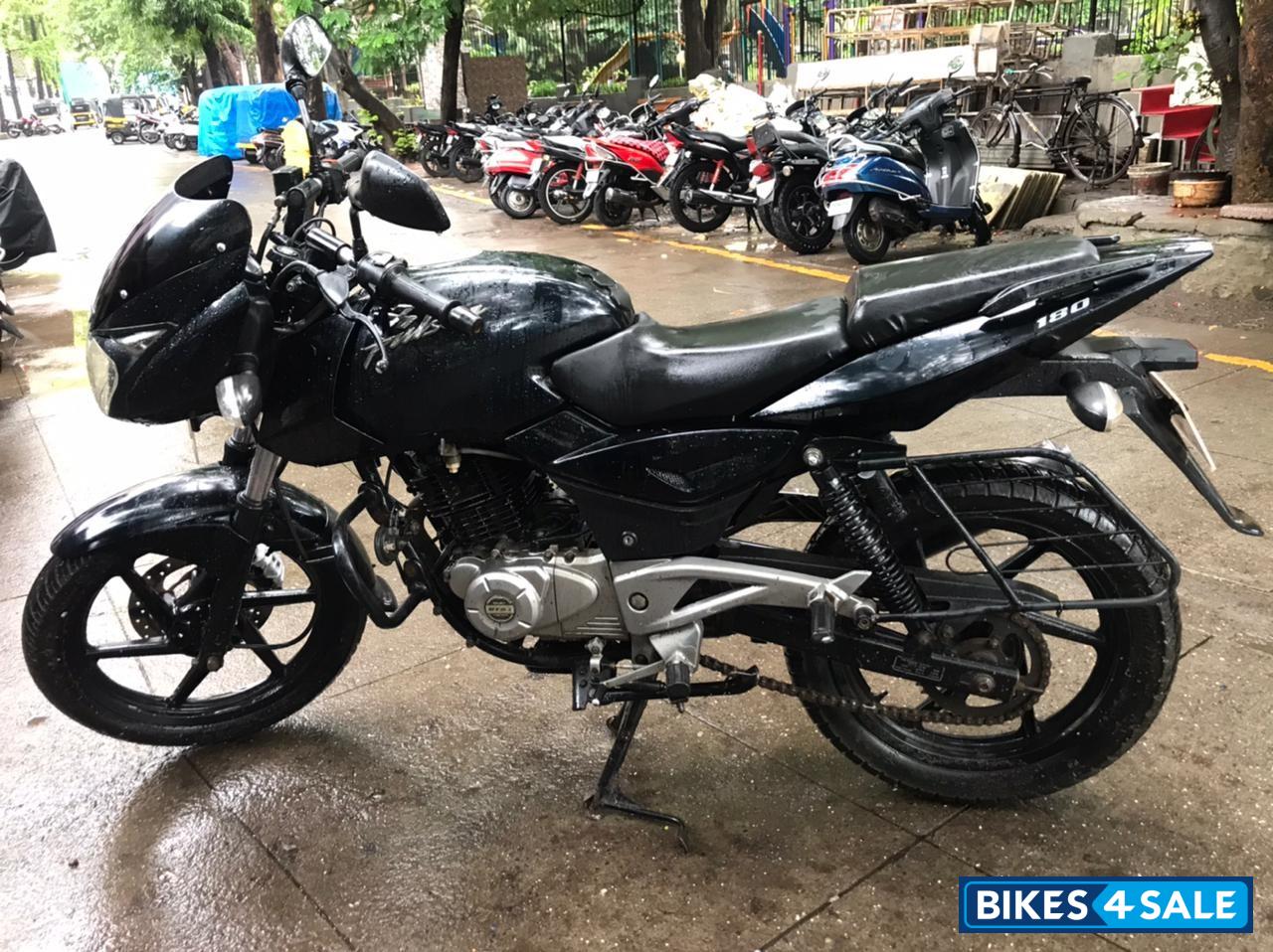 Black Bajaj Pulsar 180