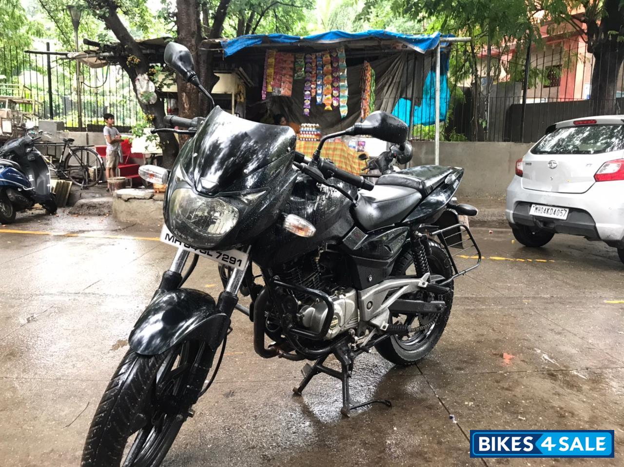 Black Bajaj Pulsar 180
