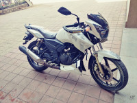 White TVS Apache RTR 180