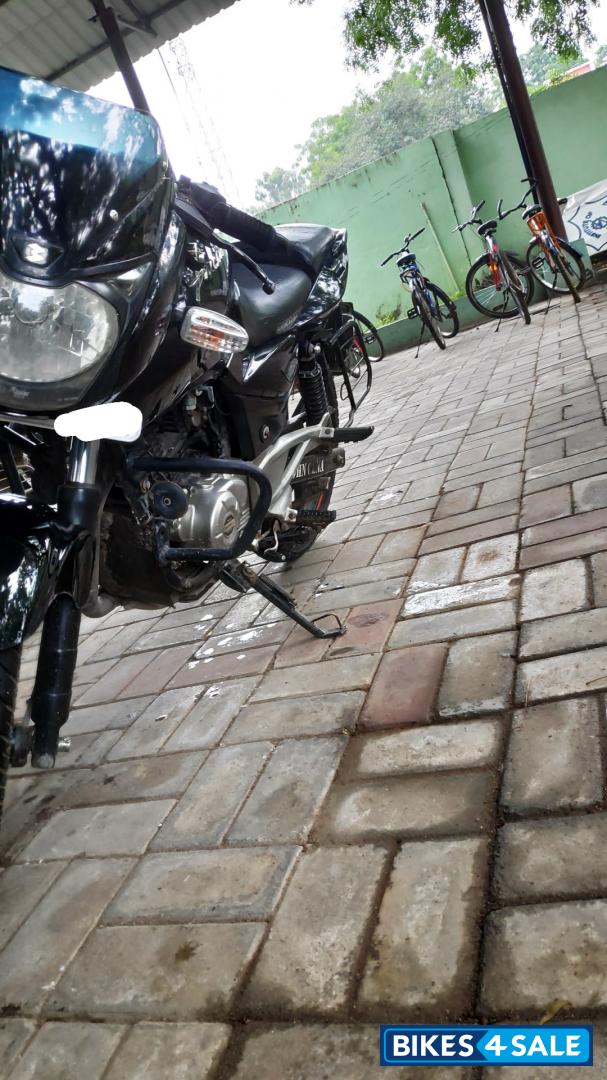 Black Bajaj Pulsar 180 DTSi Black Bajaj Pulsar 180 DTSi