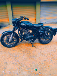 Royal Enfield Classic Stealth Black 2017 Model