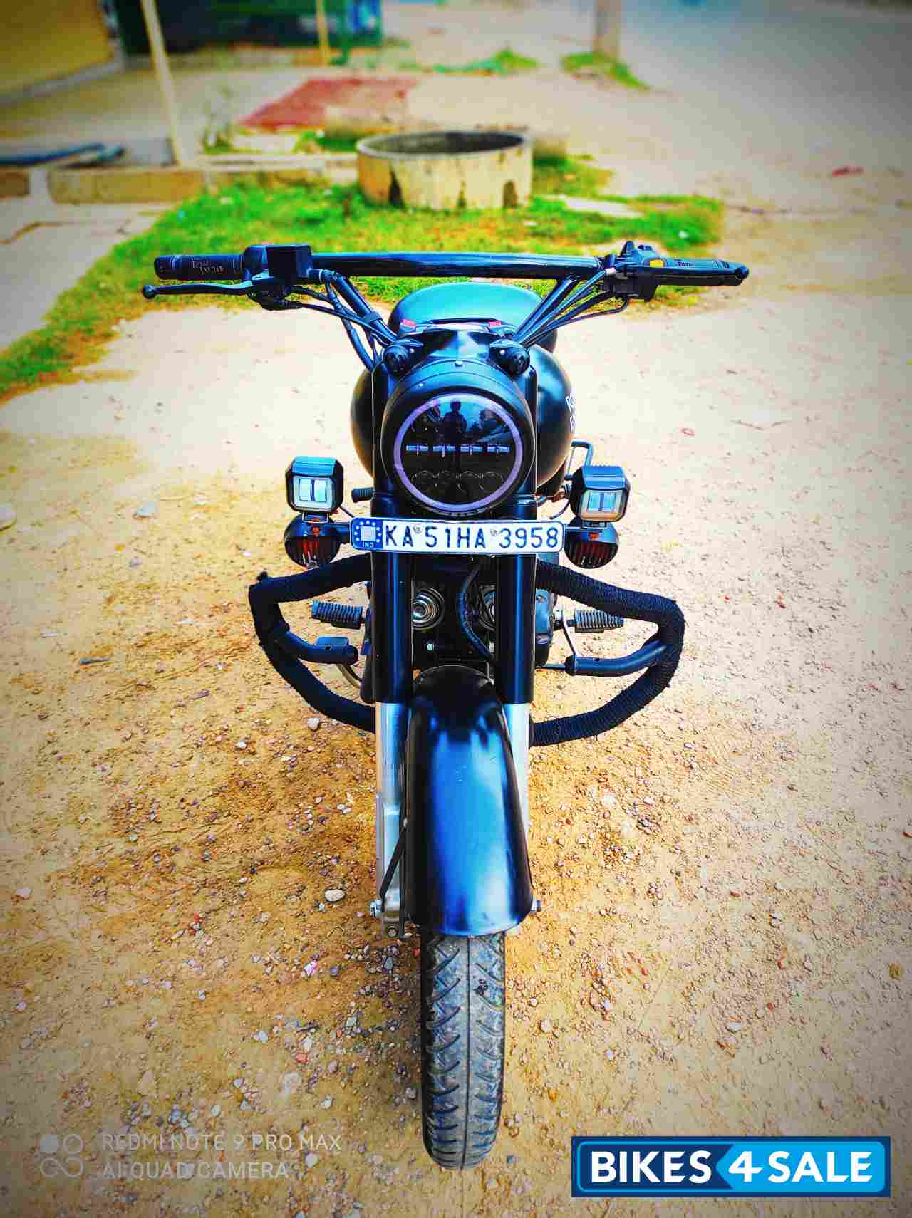 Royal Enfield Classic Stealth Black