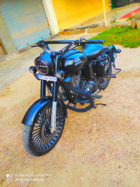 Royal Enfield Classic Stealth Black