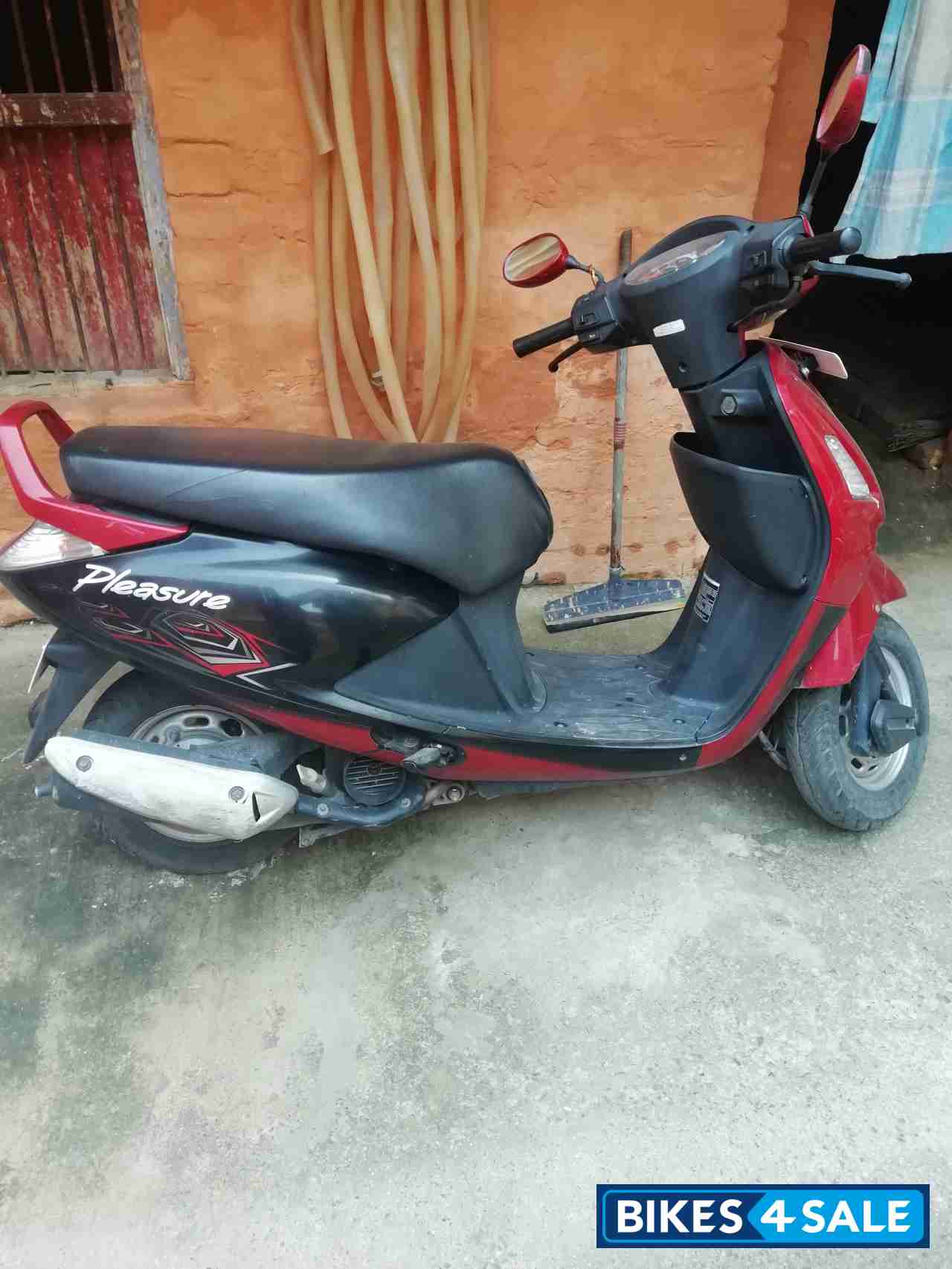 Red And Black Hero Pleasure