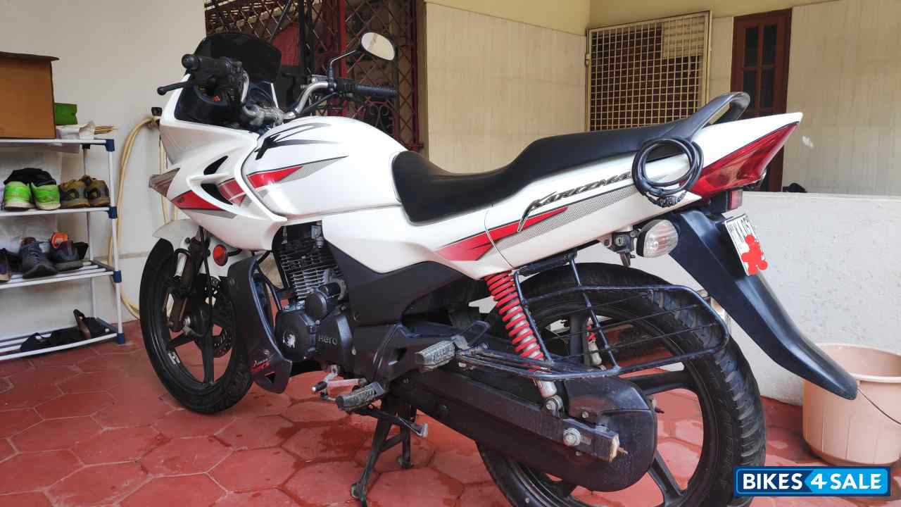 White Hero Karizma R White Hero Karizma R
