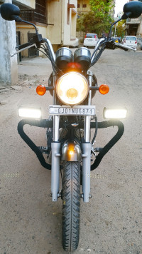 Lighting Royal Enfield Thunderbird 350