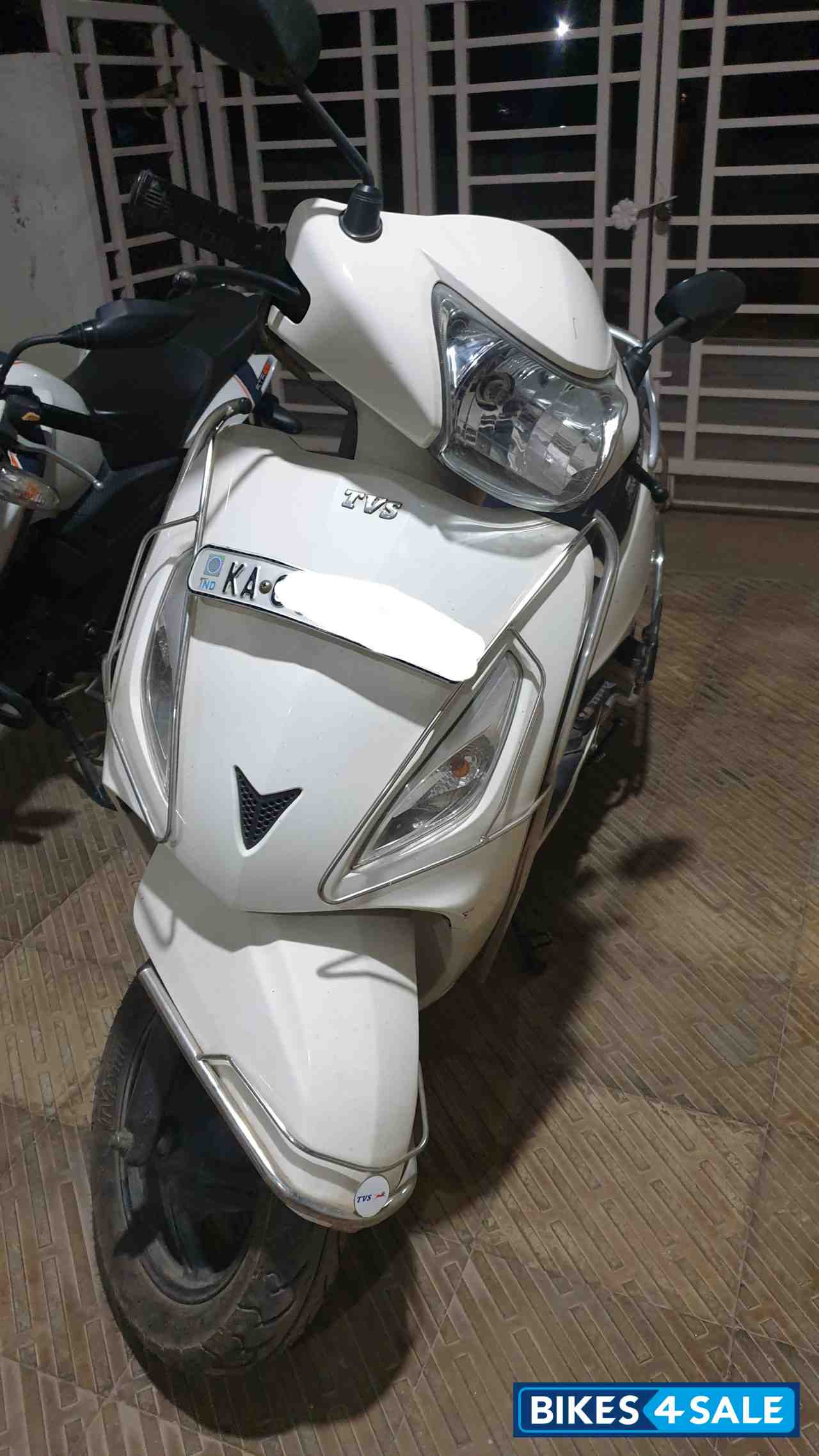 Used 2017 model TVS Jupiter for sale in Bangalore. ID 329327. White