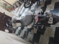 Pearl White TVS Apache RTR 200 4V