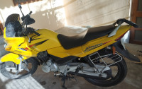 Yellow Hero Karizma