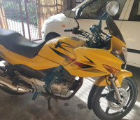 Yellow Hero Karizma