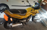 Yellow Hero Karizma