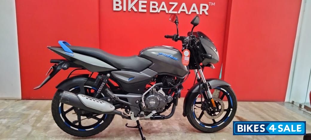 Bajaj Pulsar 125 Neon