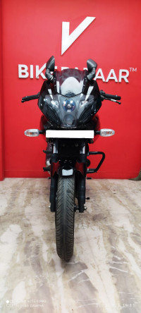 Bajaj Pulsar 220F