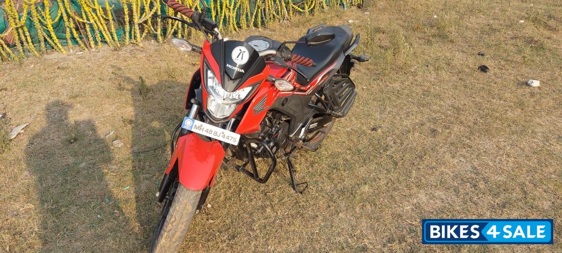 Red Honda CB Hornet 160R ABS