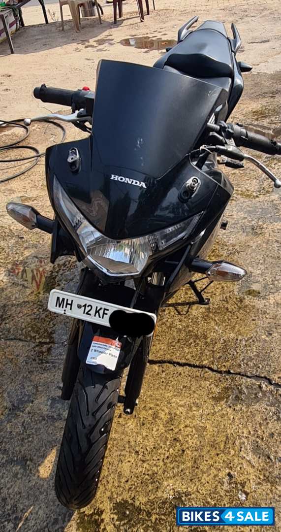 Black Honda CBR 250R