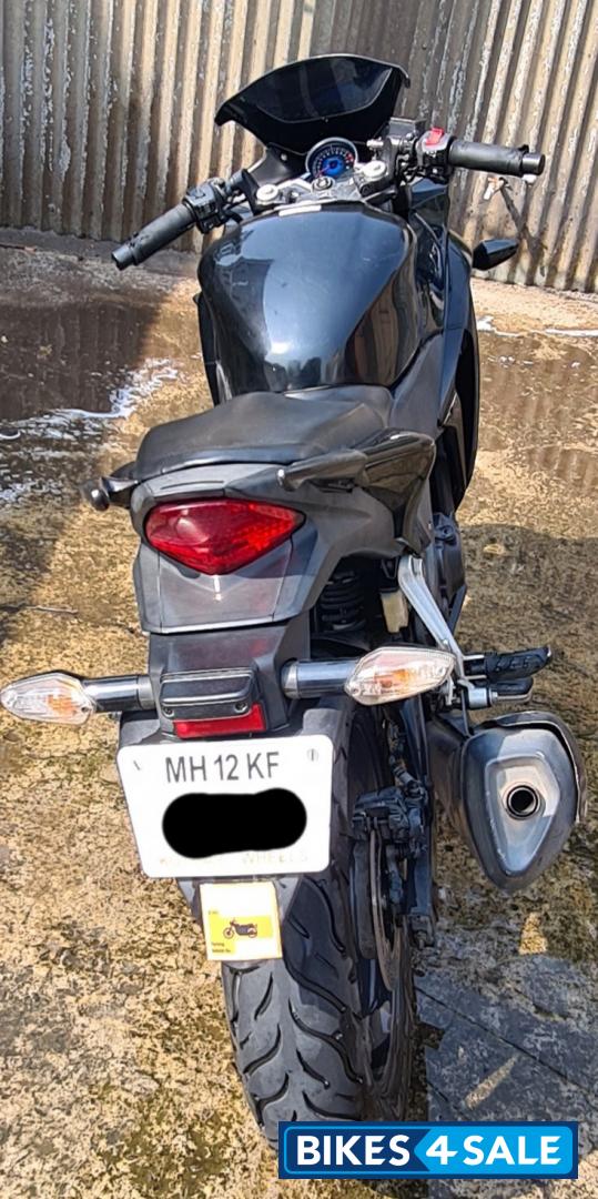 Black Honda CBR 250R