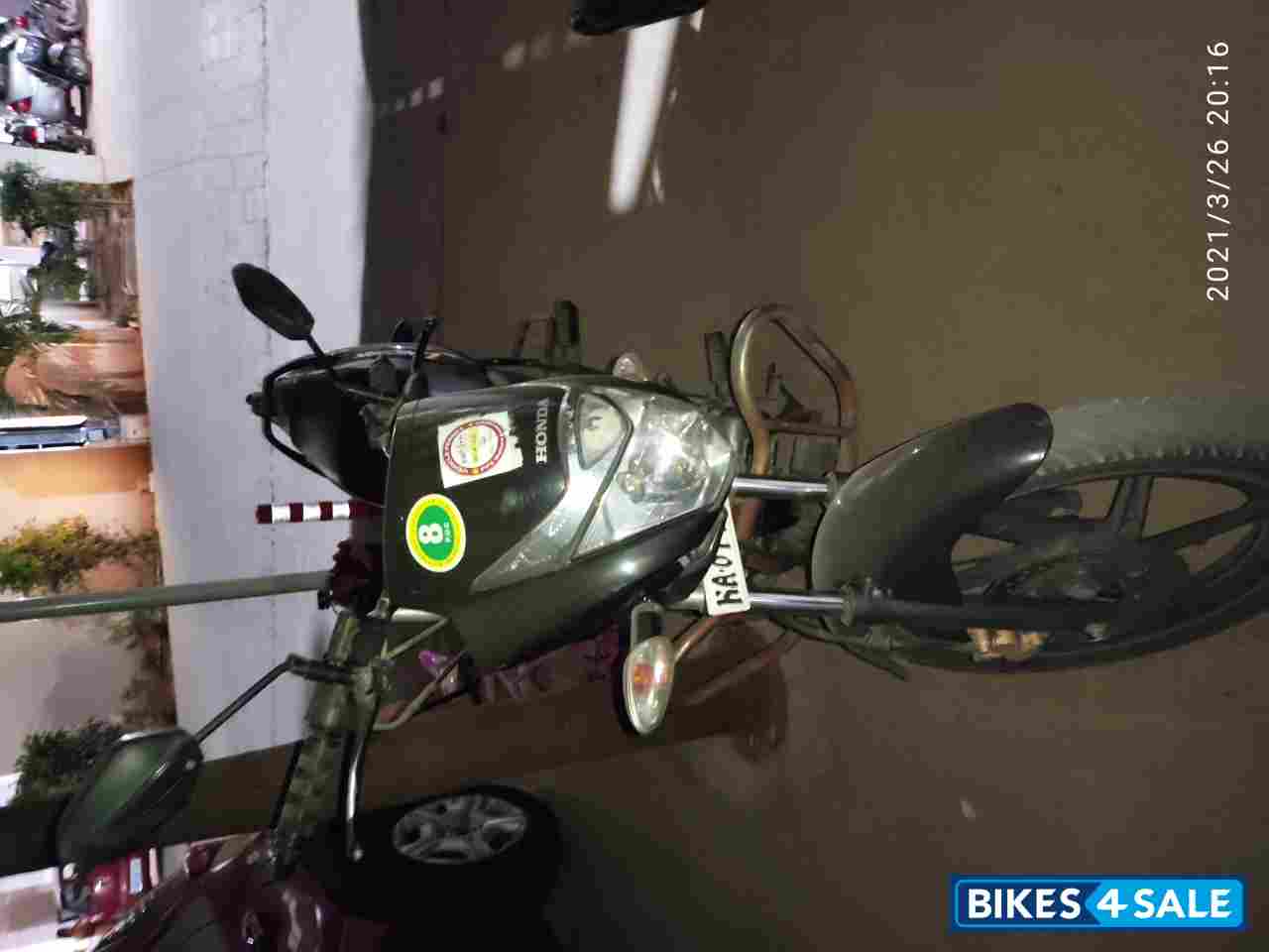 Black Honda CB Unicorn