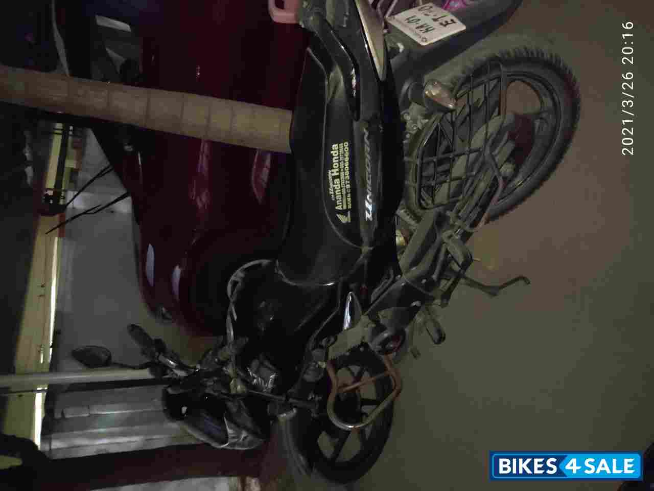 Black Honda CB Unicorn