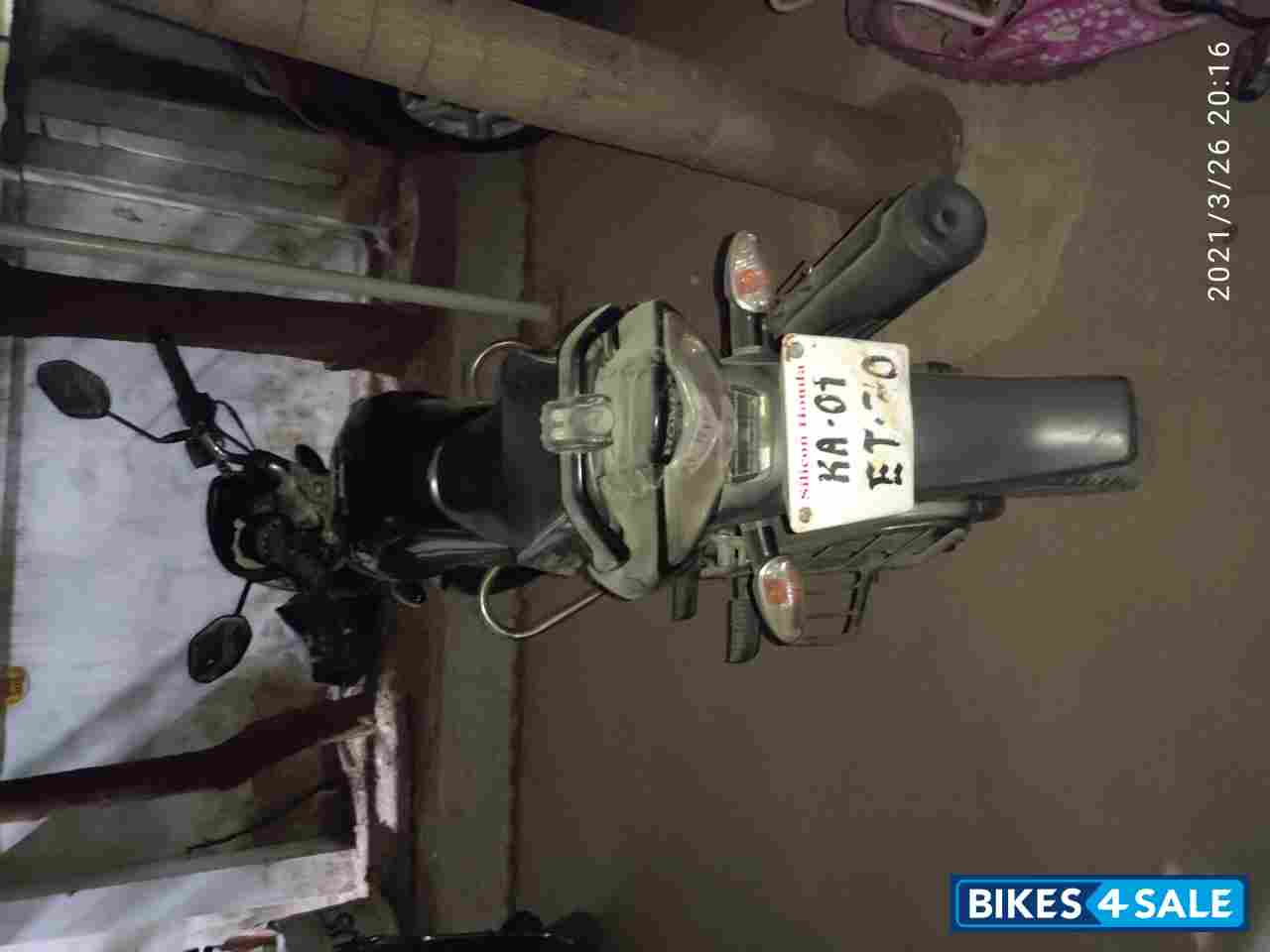 Black Honda CB Unicorn