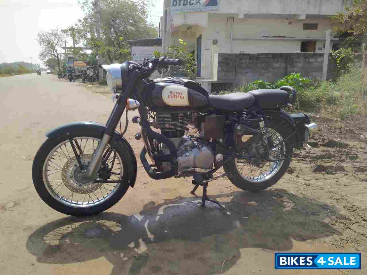 Black Royal Enfield Classic 350