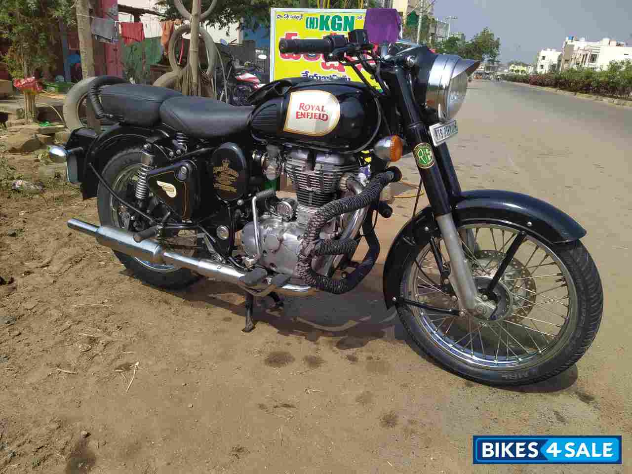 Black Royal Enfield Classic 350