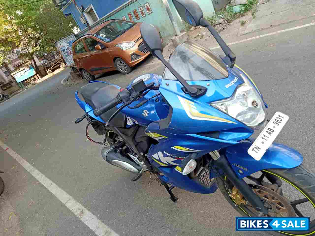 Blue Suzuki Gixxer SF Fi