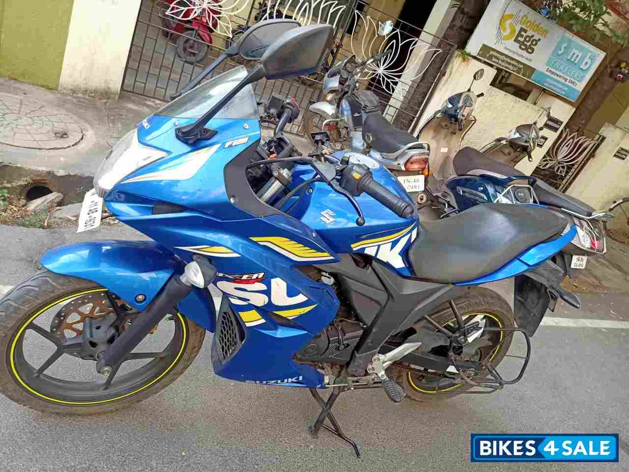 Blue Suzuki Gixxer SF Fi