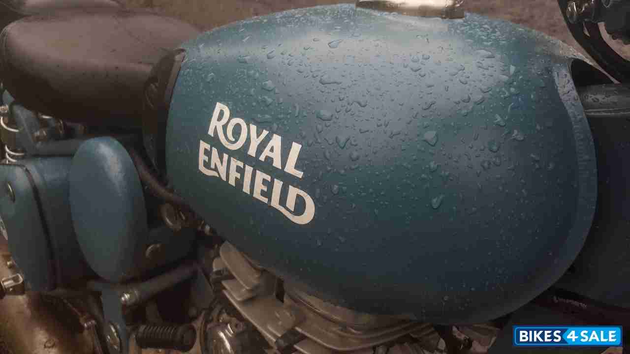 Royal Enfield Classic Squadron Blue