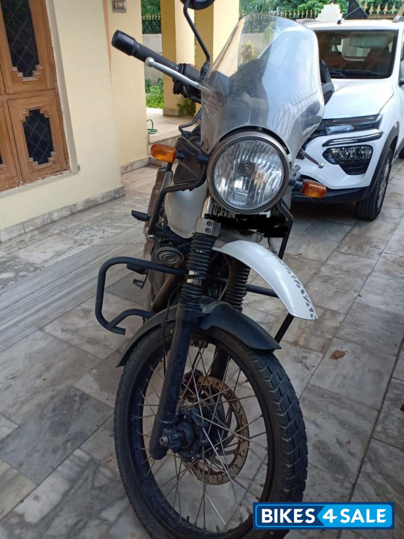 White Royal Enfield Himalayan