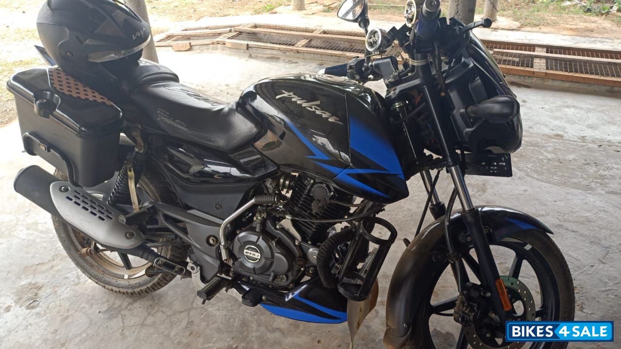 Bajaj Pulsar 125 Split Seat