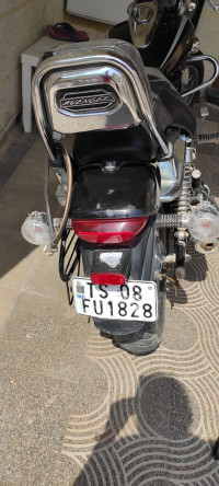 Silver Bajaj Avenger Cruise 220