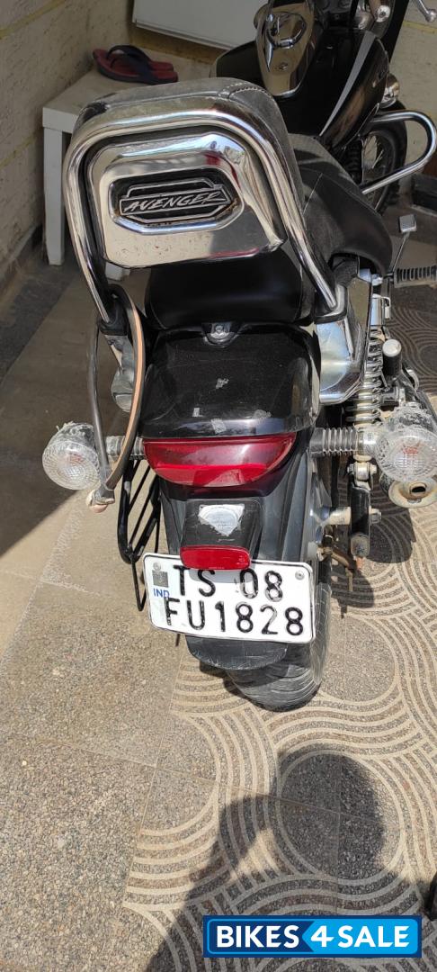 Silver Bajaj Avenger Cruise 220