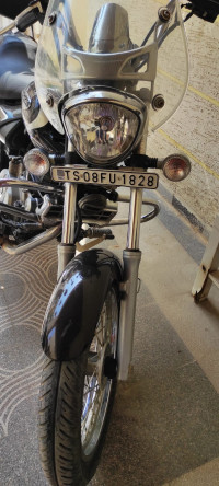 Silver Bajaj Avenger Cruise 220