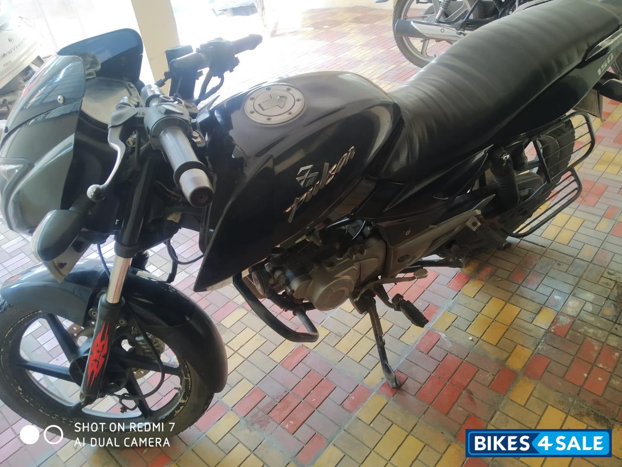 Black Bajaj Pulsar 150