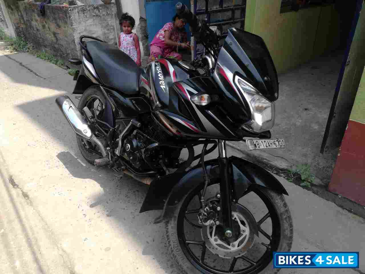 Black Bajaj Discover 150 F