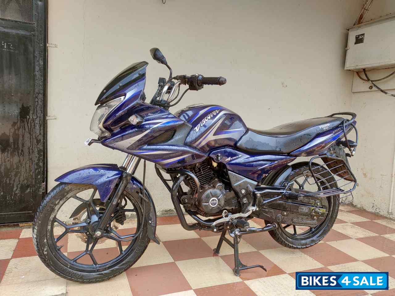 Bajaj Discover 150 F
