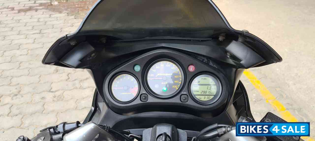 Black Hero Karizma R