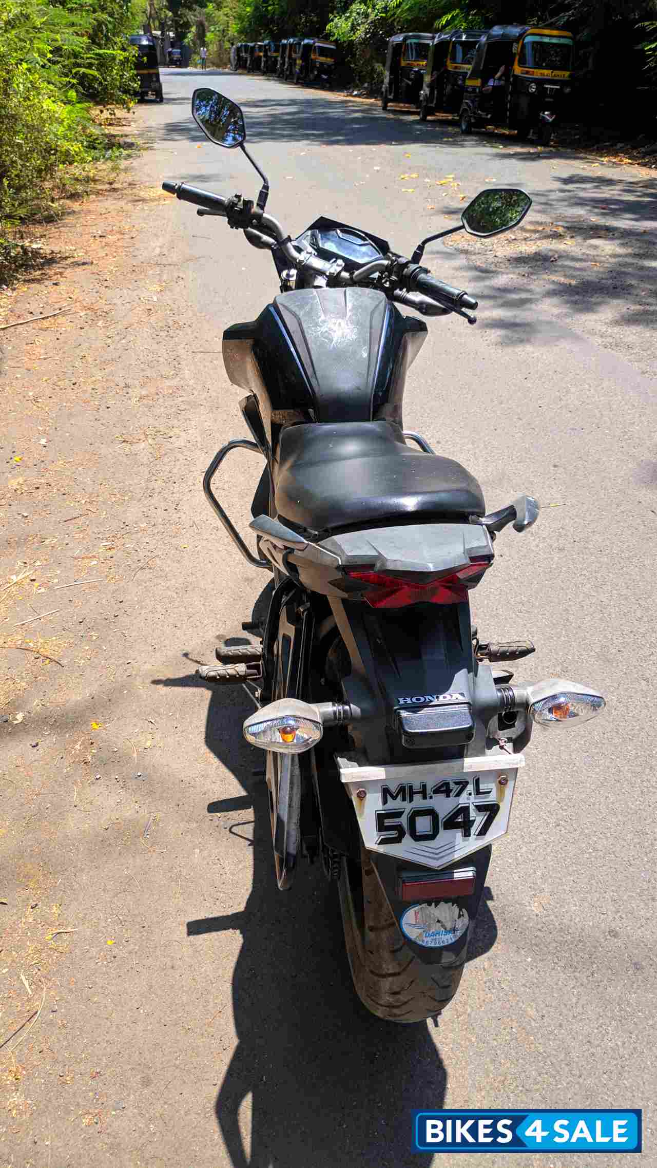 Midnight Blue Honda CB Hornet 160R Midnight Blue Honda CB Hornet 160R