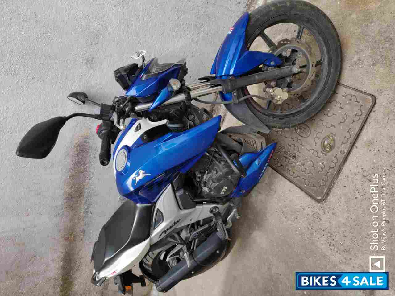 Blue TVS Apache RTR 160 4V
