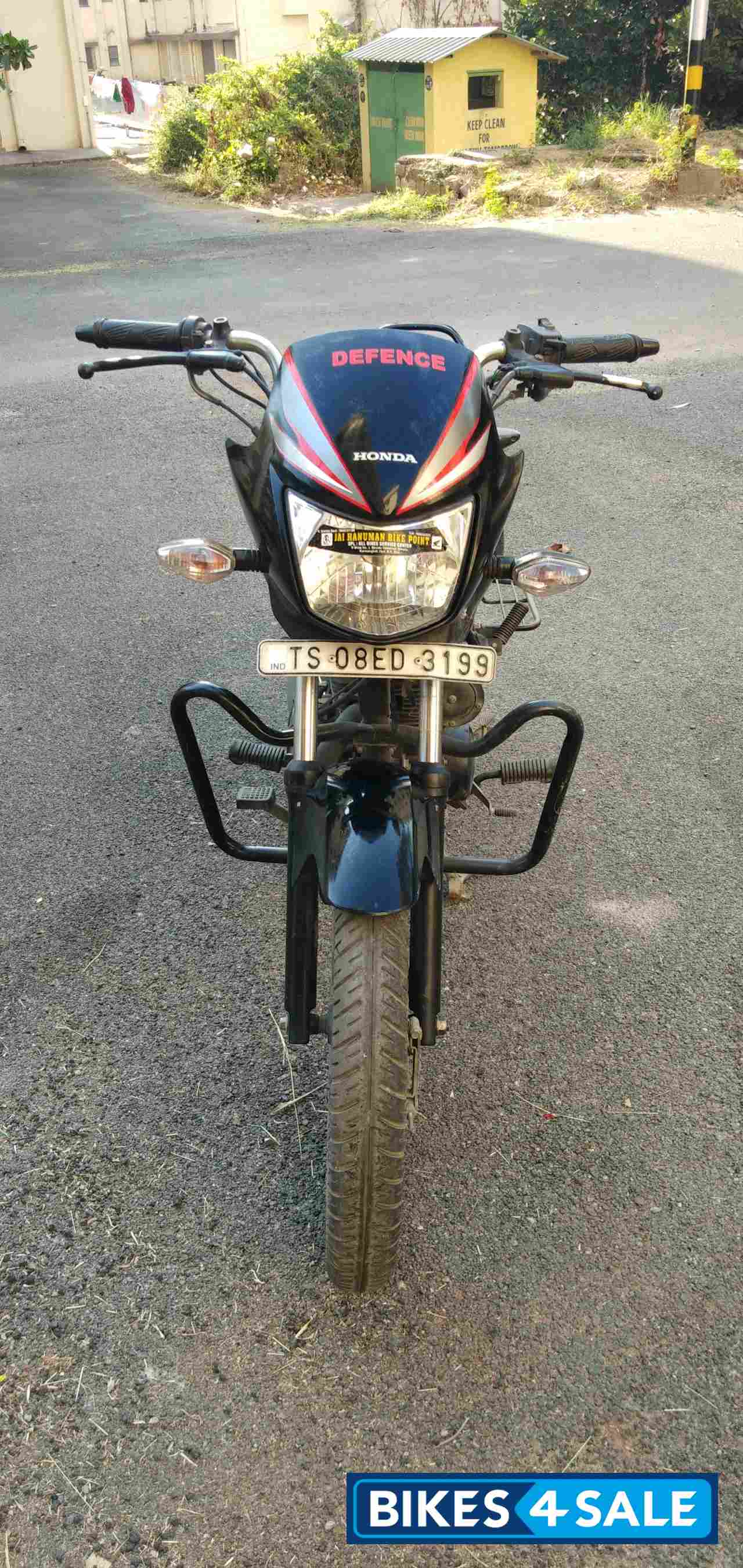 Black Honda CB Shine