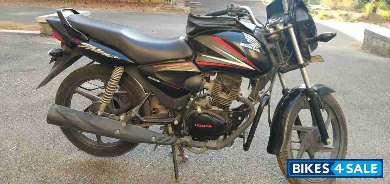 Black Honda CB Shine