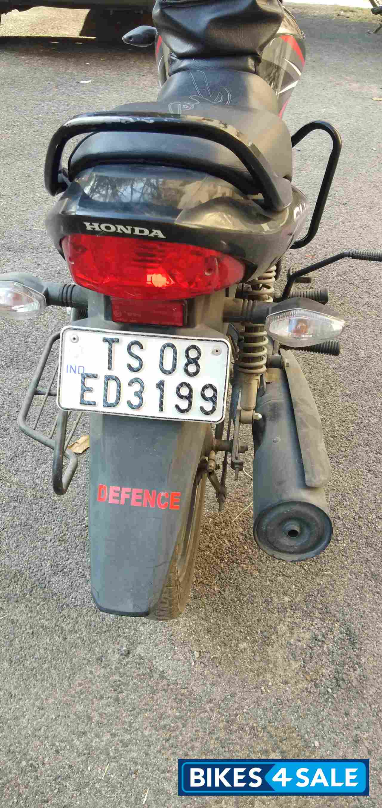 Black Honda CB Shine