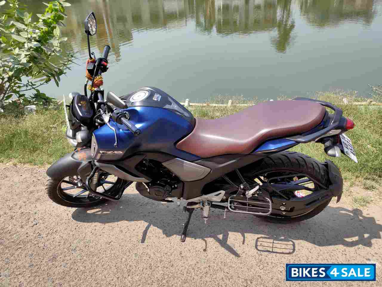 Blue Yamaha FZ-S FI V3