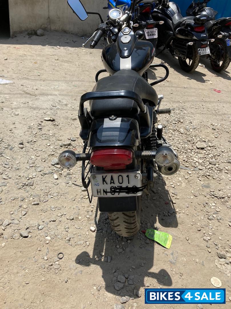 Bajaj Avenger Street 220