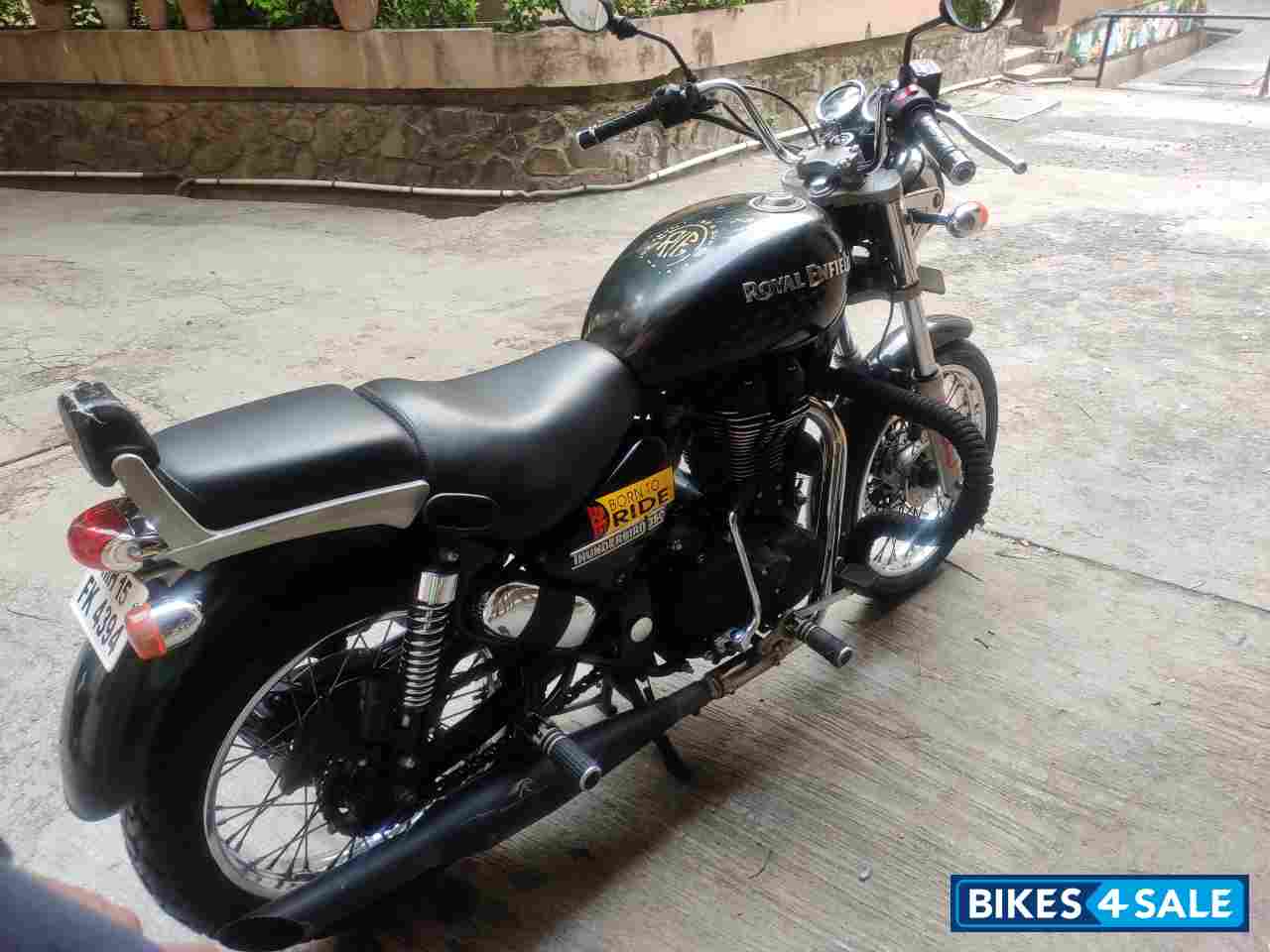Black Royal Enfield Thunderbird 350 Black Royal Enfield Thunderbird 350