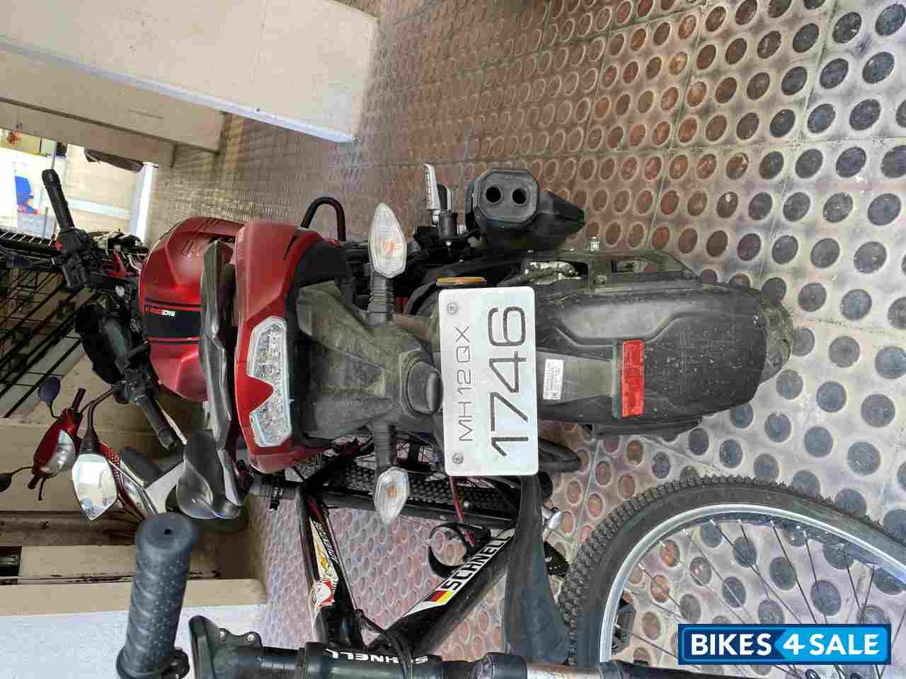 TVS Apache RTR 200 4V Race Edition 2.0