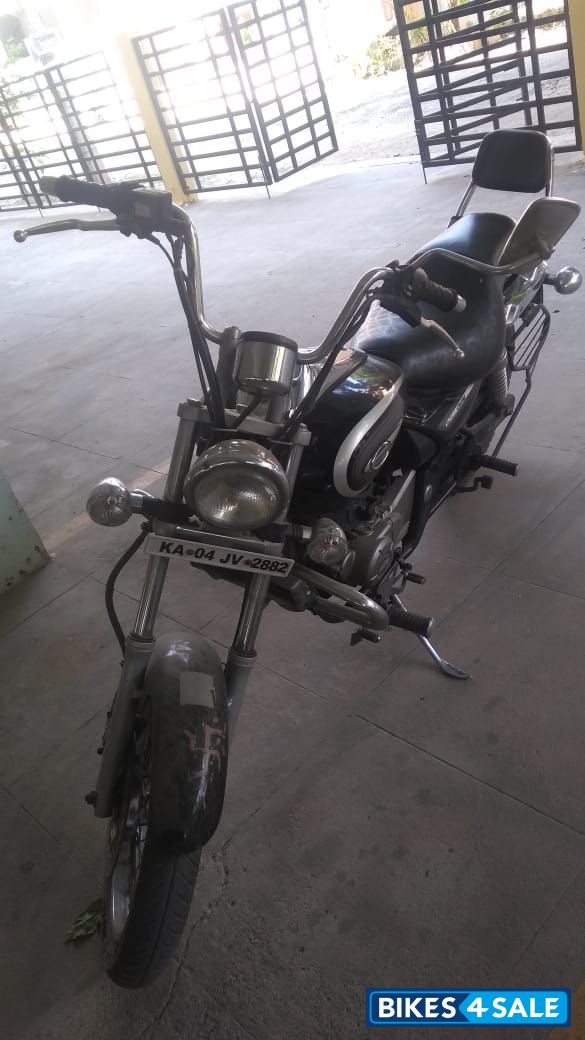 Black Bajaj Avenger