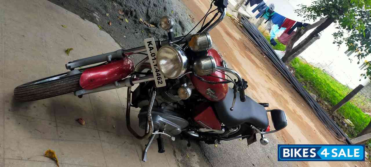Red Royal Enfield Thunderbird 350 Red Royal Enfield Thunderbird 350
